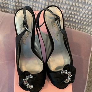 Black and rhinestone dress shoes size 9M